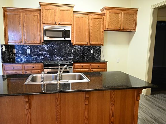 5th image of 6132 Woodbend Ave