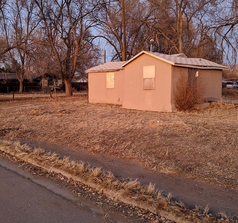 1st image of 901 Catalpa St