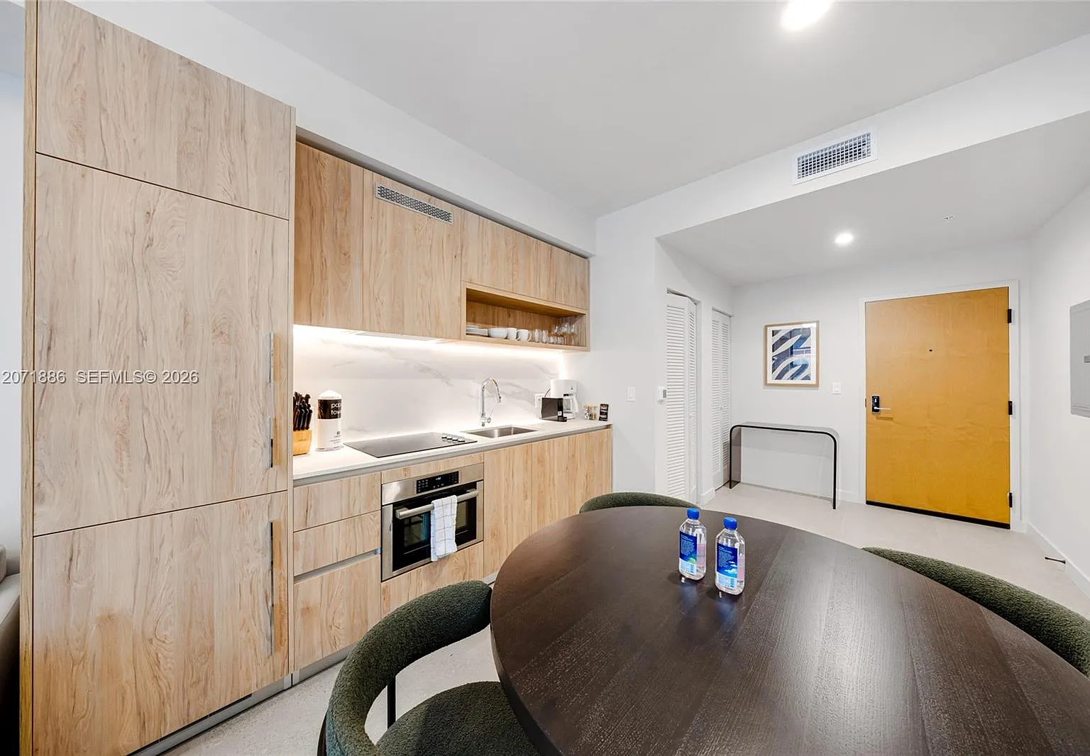 1 bed, 1.0 bath, 539 sqft, $3,300 — Photo 2