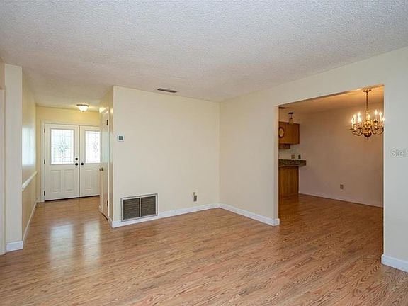 4th image of 2813 Harriet Dr