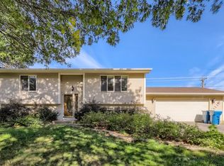 12 Shepherd Ct, Circle Pines, MN 55014