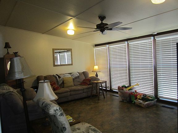3rd image of 226 Meadowcrest Dr