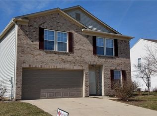 1104 Maple Run Dr, Sheridan, IN 46069