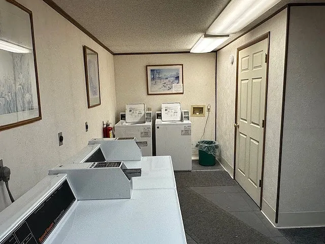 Newberry Apartments — Photo 4