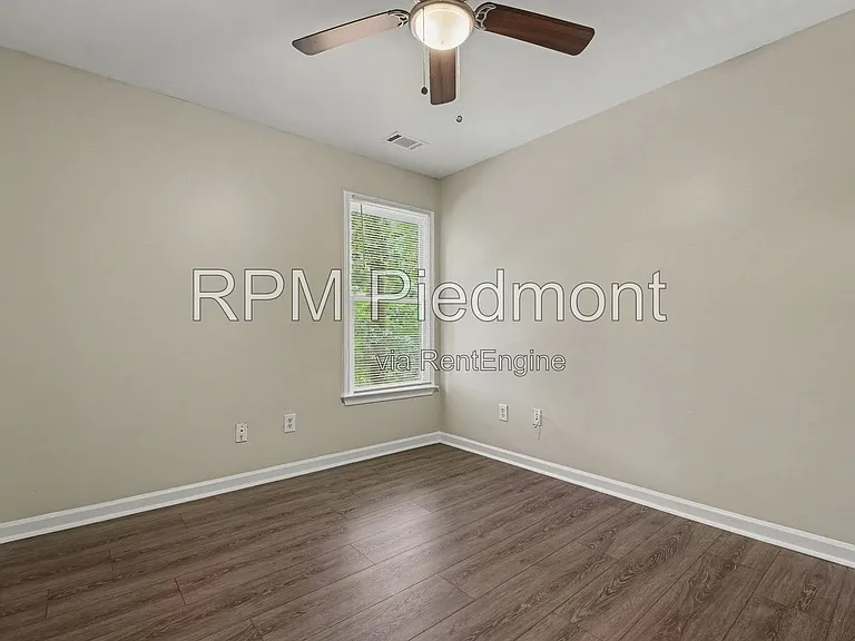 739 Prince Pl NW — Photo 15