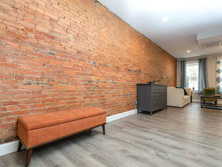 627 Main St #3 — Photo 9