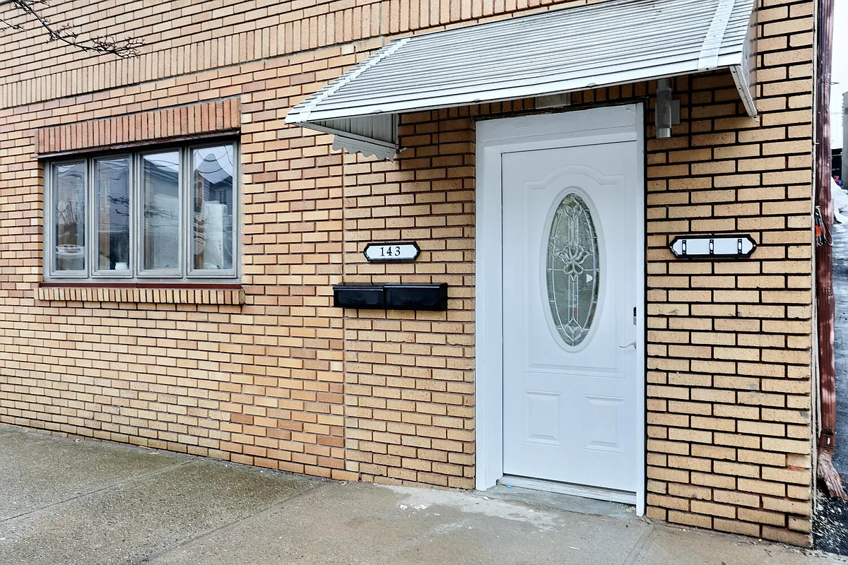 Building Photo - 143 Farnham Ave #2