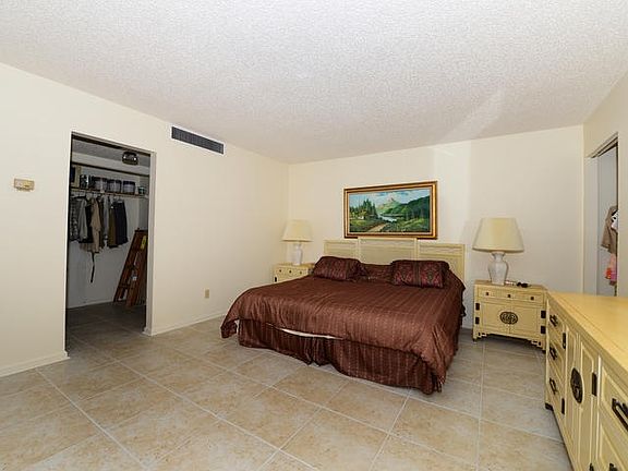 4th image of 2800 N Ocean Dr #B-17d