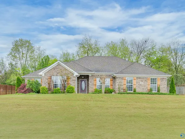 213 Tara Leigh Dr, Huntsville, AL 35811