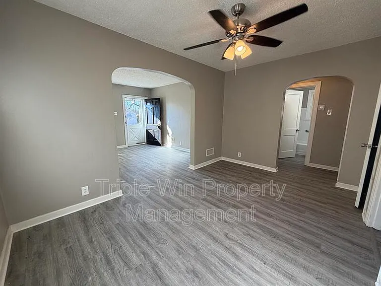 3915 Itaska St — Photo 12