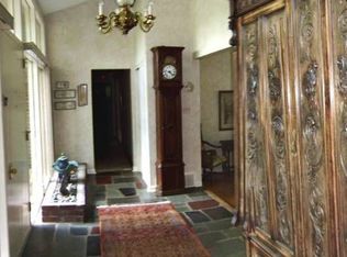 830 Golf View Rd, Moorestown, NJ 08057