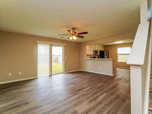 4th image of 3158 Kings Realm Ave