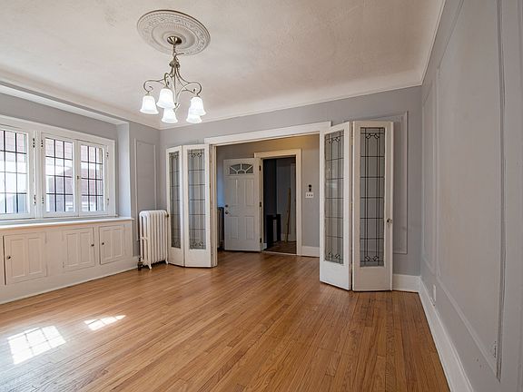 5th image of 5010 Burns St #2