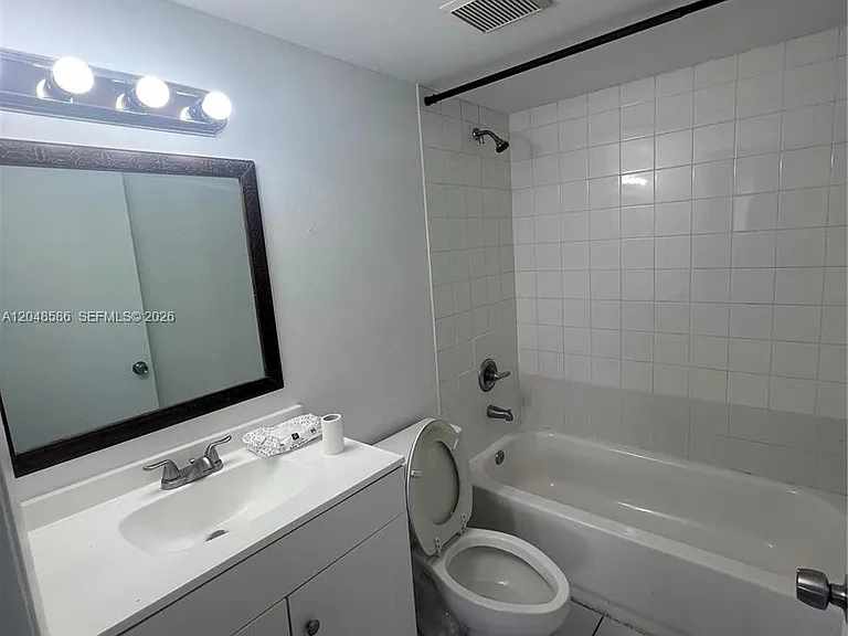 8145 NW 7th St #405 — Photo 7