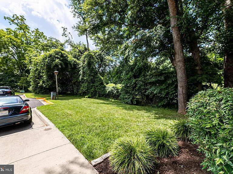 2775 Sikes Ct — Photo 36