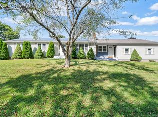 1 Deerfield Cir, Enfield, CT 06082