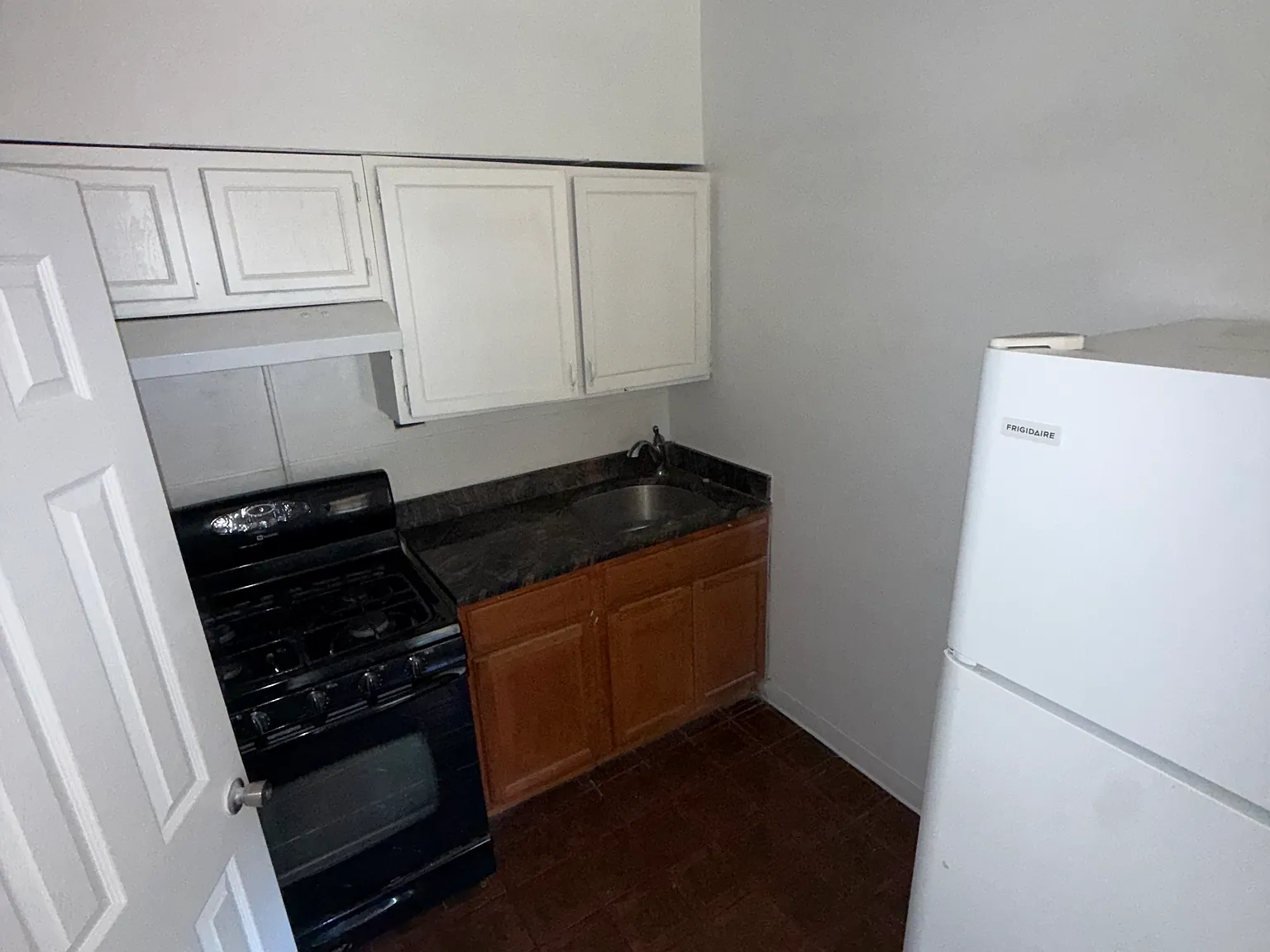 1 bed, $900 — Photo 3