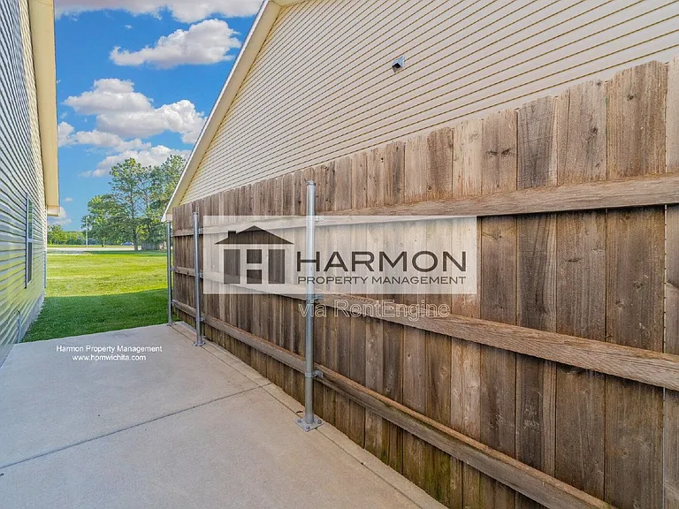 5326 N Hillside St #129 — Photo 12
