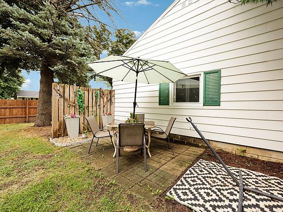 3rd image of 1810 Axel AVENUE