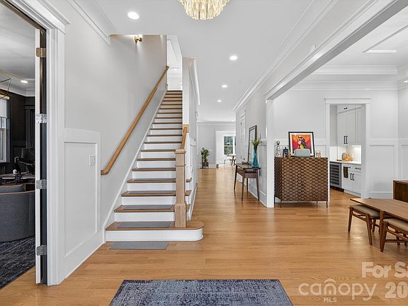 5th image of 3814 Churchill Rd