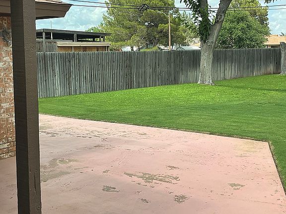 3rd image of 2412 Wydewood Dr