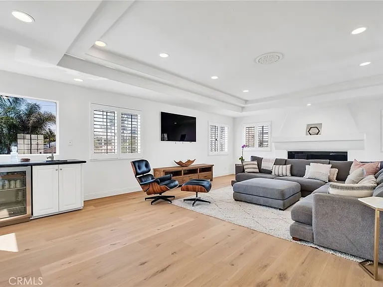 1021 Avenue D — Photo 45
