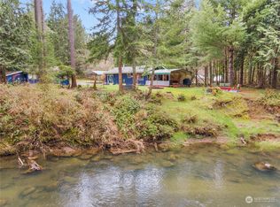 13708 Otter Ct SE, Rainier, WA