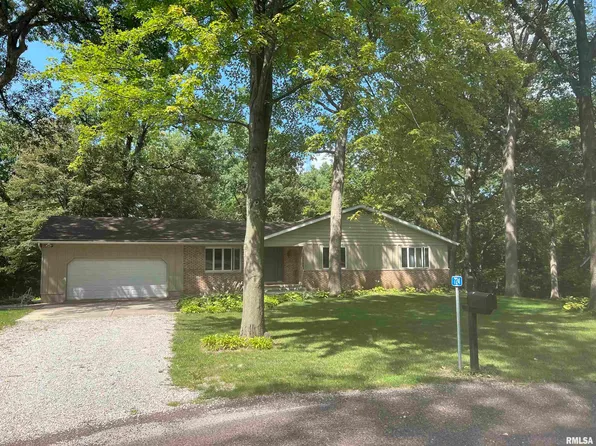 724 Robinswood Ln, Metamora, IL 61548
