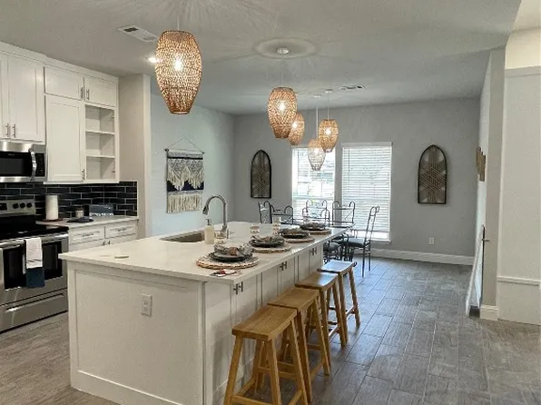 1406 E 6th Ave, Corsicana, TX 75110