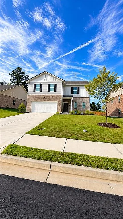 5 bed, 2.5 bath, 2464 sqft, $2,950 — Photo 2