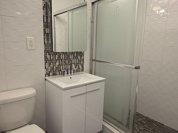4th image of 73-07 189th St #2B