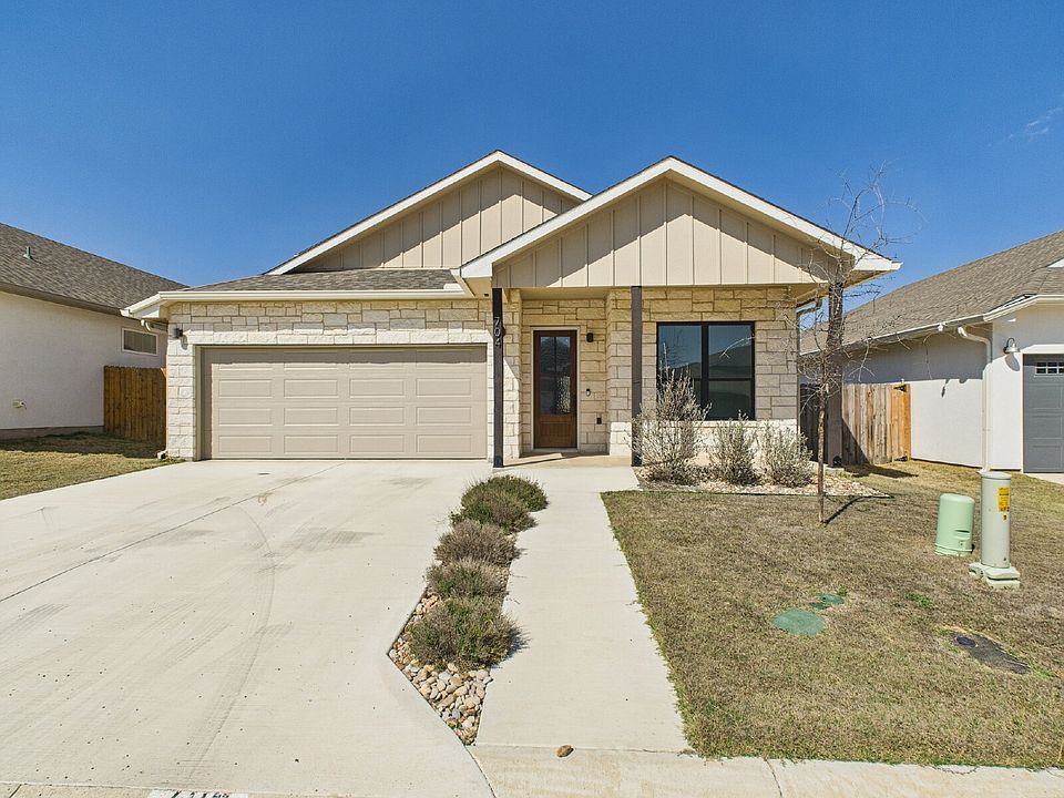 1st image of 704 Cirrus Ln