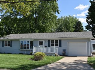 609 E Colden St, Polo, IL 61064