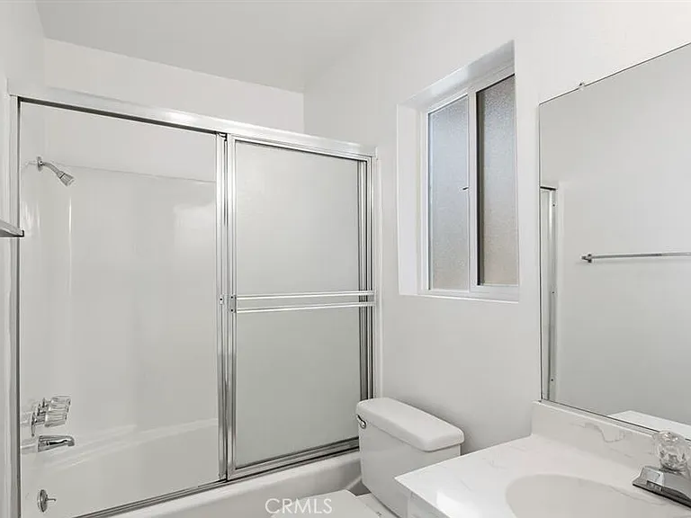 18307 Burbank Blvd #68 — Photo 13