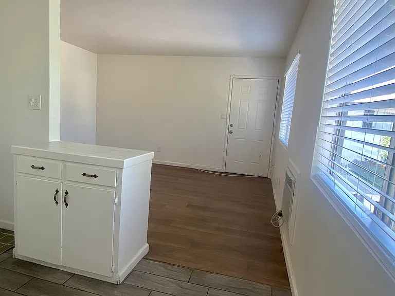 1923 C St #1923 — Photo 5