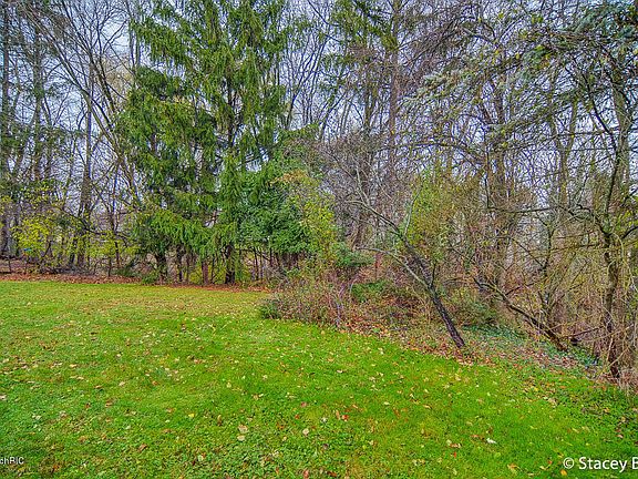 5th image of 2260 Rolling Hills Dr SE