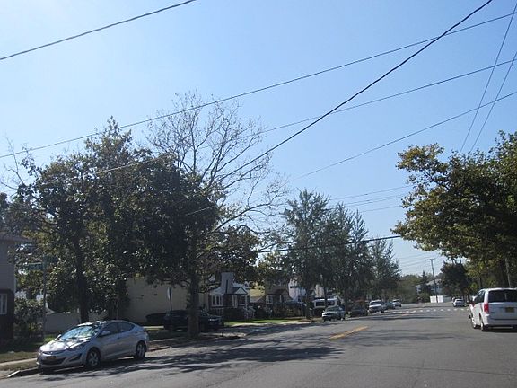 Exterior Neighborhood (street photo)