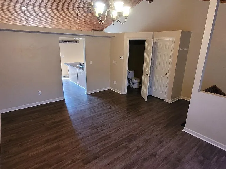 3539 Lochdale Ter — Photo 2
