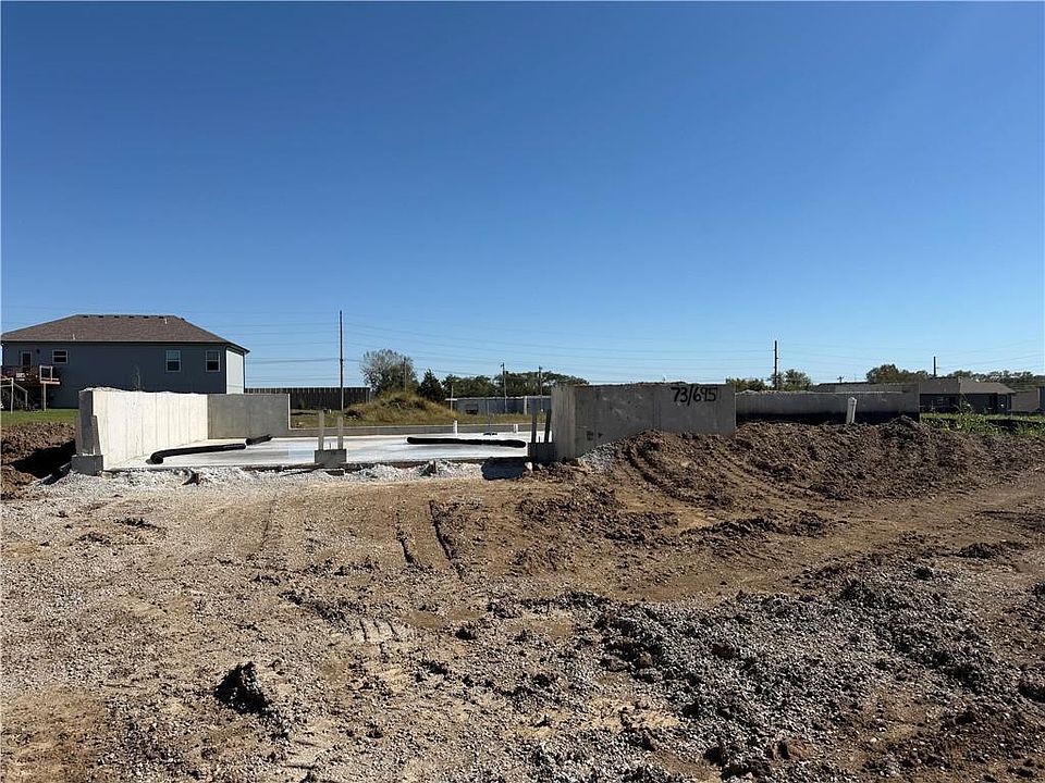 2nd image of 695 S Ranson Pl