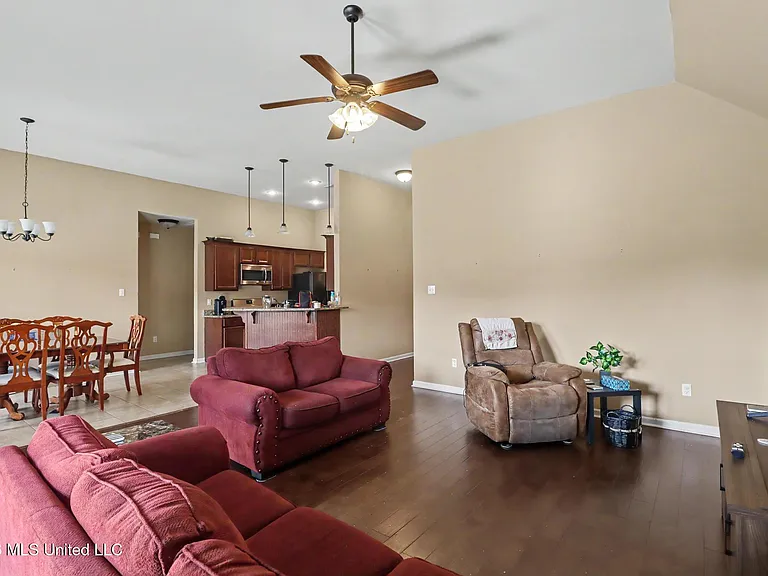 15181 Oberlin Ave — Photo 5
