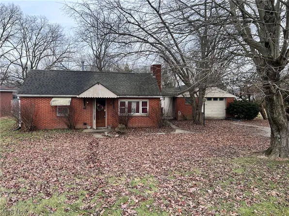 98 Petosky Ave, Zanesville, OH 43701