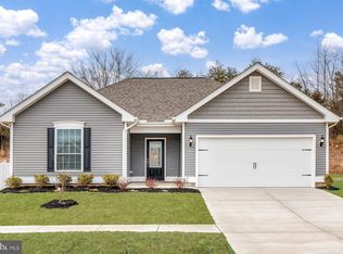 17044 Rollins Rd, Bowling Green, VA 22427