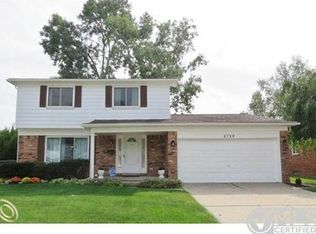 2720 Berkshire Dr, Troy, MI 48083