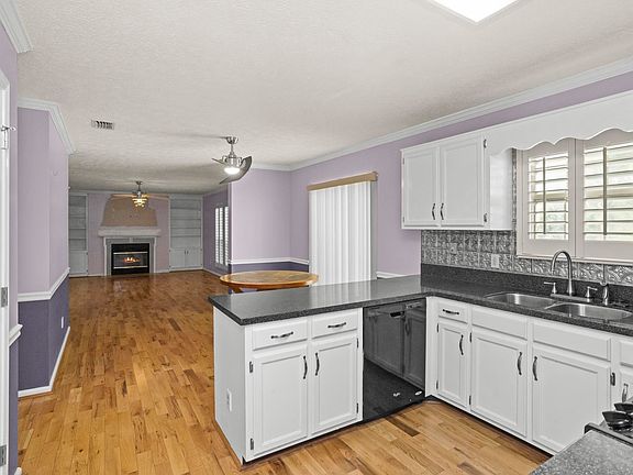5th image of 505 Breslin Ave