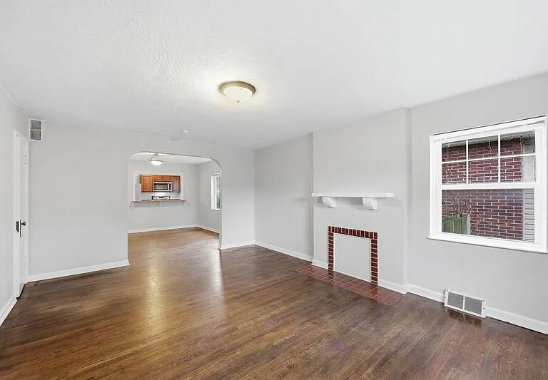 1048 Berkeley Rd #B — Photo 3