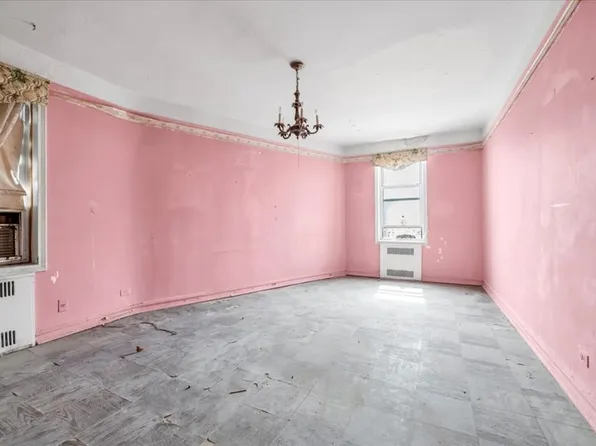 3626 Kings Highway image 6 of 13