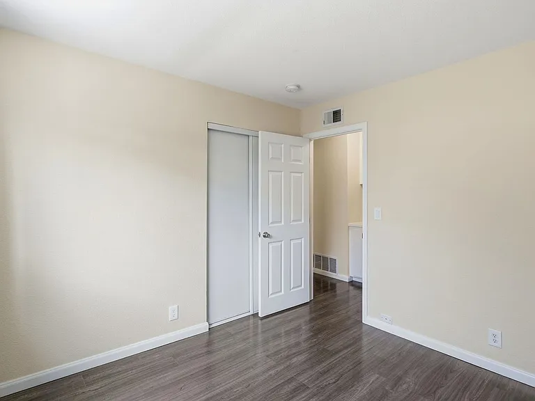 663 Albion Dr — Photo 24