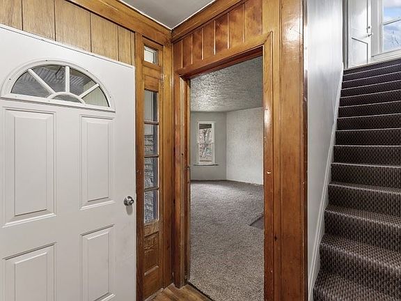 4th image of 224 Orchard Ave