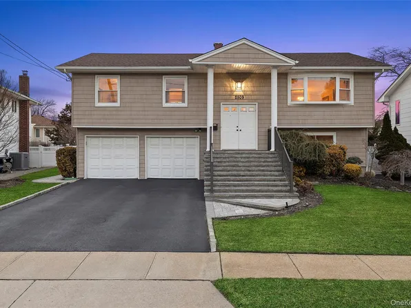 2509 Riviera Lane, Bellmore, NY 11710