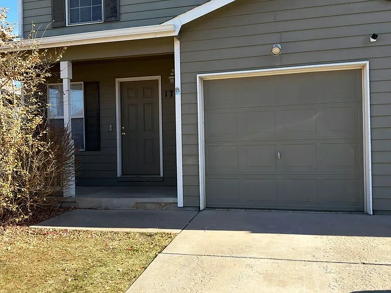 1723 Rowan Ln — Photo 1